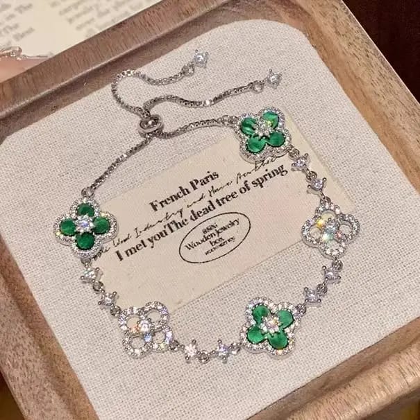 Four‑leaf clover bracelet