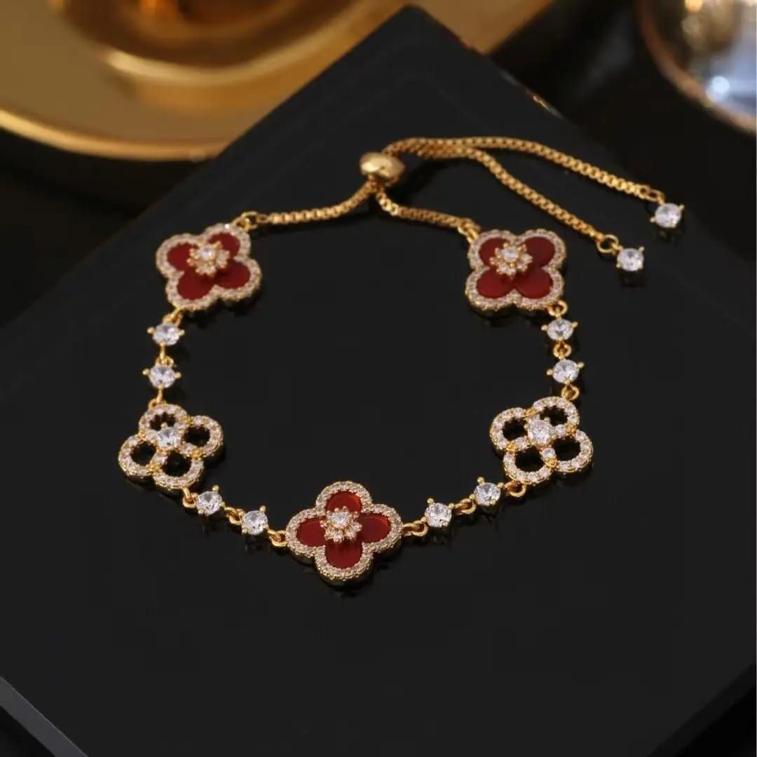 Four‑leaf clover bracelet